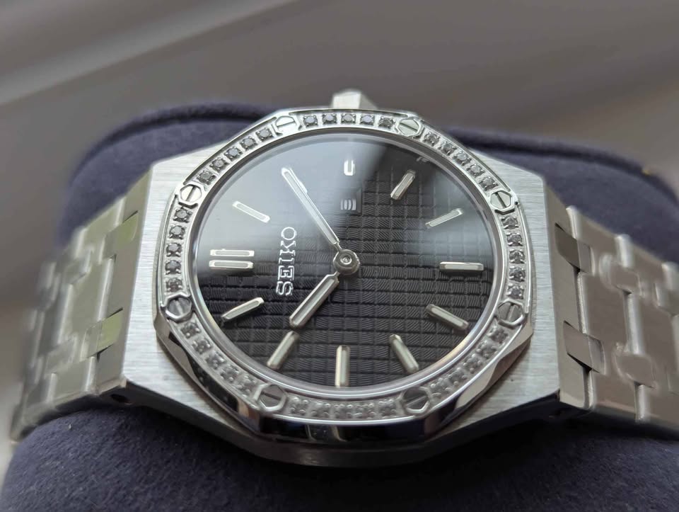Steel Octagon-Style (34mm) Ladies Seiko MOD - BLACK