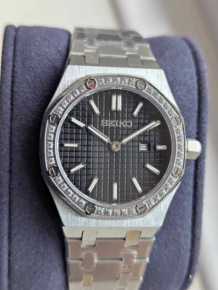 Steel Octagon-Style (34mm) Ladies Seiko MOD - BLACK
