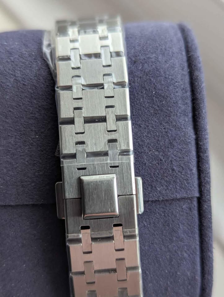 ORA Steel octagon-style ladies Seiko Mod watch, diamond bezel, octagonal case, 34mm