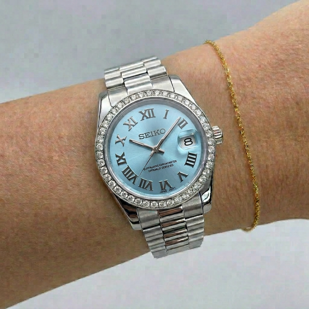 SEIKOJUST- DIAMOND BEZEL ROMAN SKYBLUE