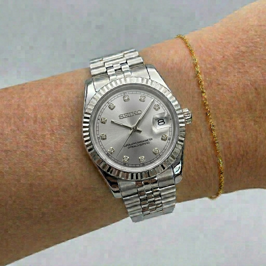 SEIKOJUST- SILVER WITH DIAMONDS